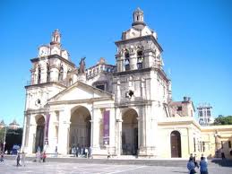 Argentina: Atacan la Catedral de Córdoba