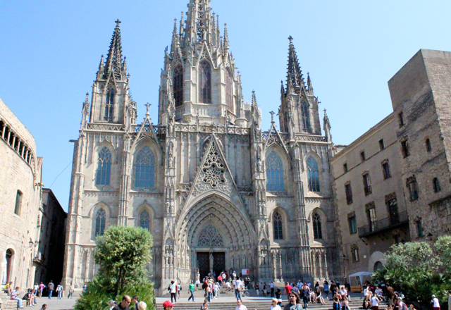 #EspañaEnLaHistoria. 7 de mayo de 1298. Primera piedra de la Catedral de Barcelona